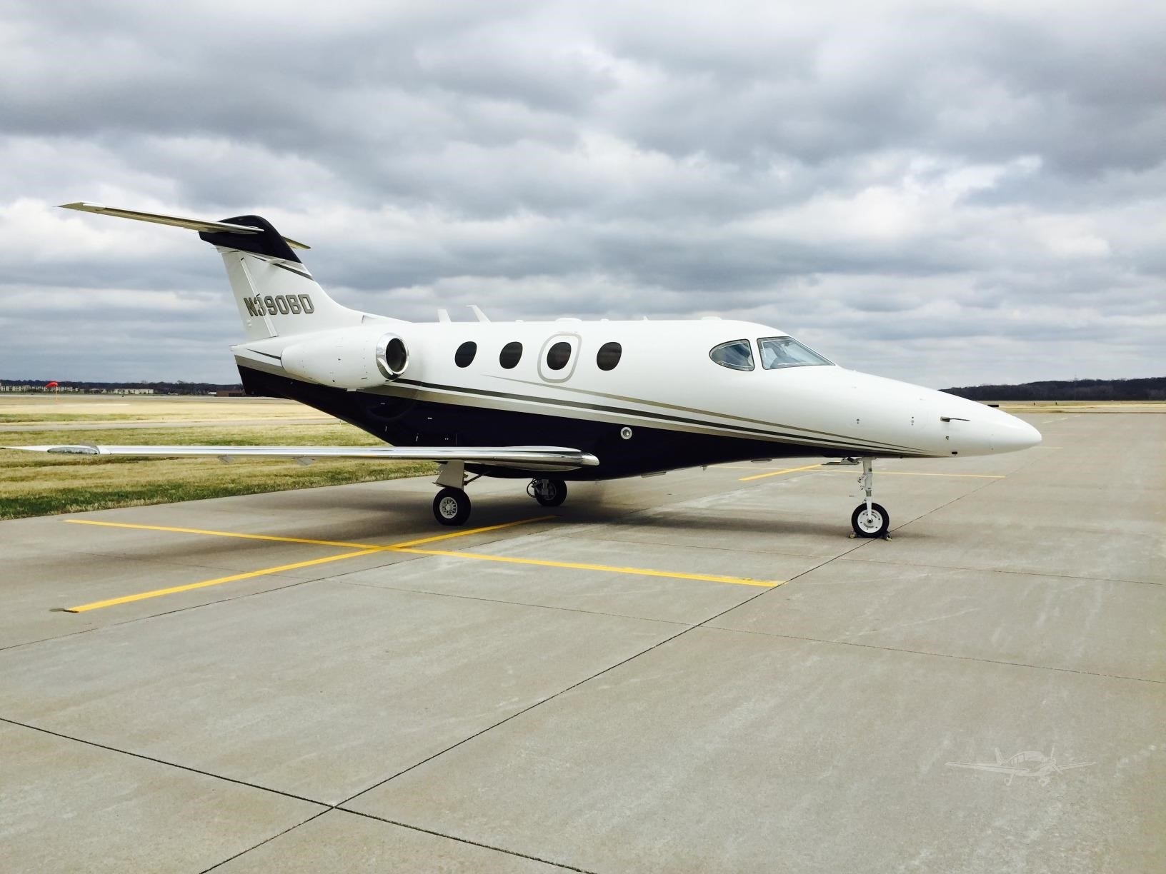 Image of tail N390BD