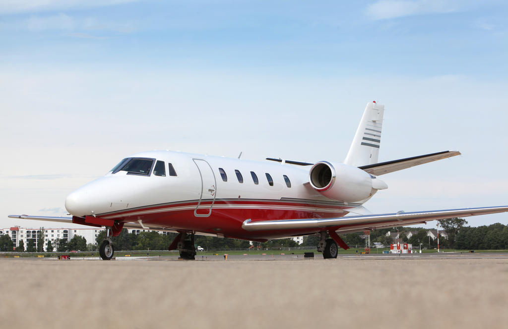 Image of tail N4000K