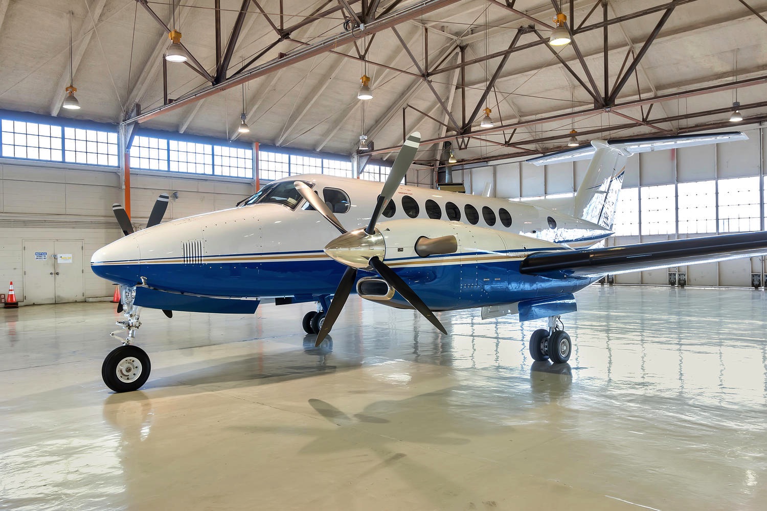 Image of tail N400AY
