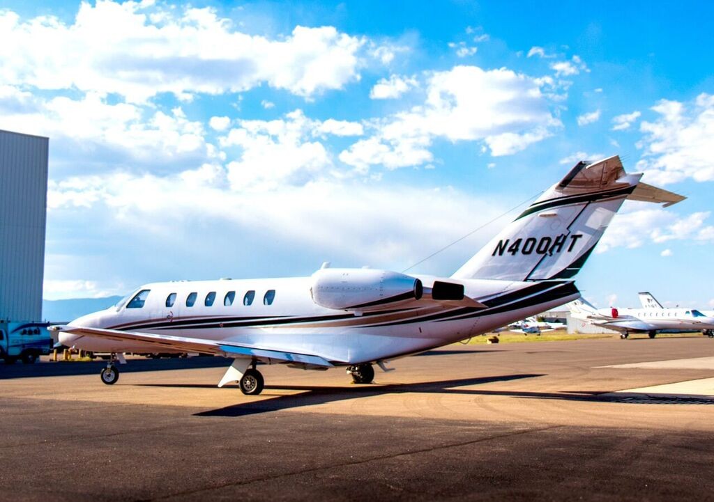Image of tail N400HT