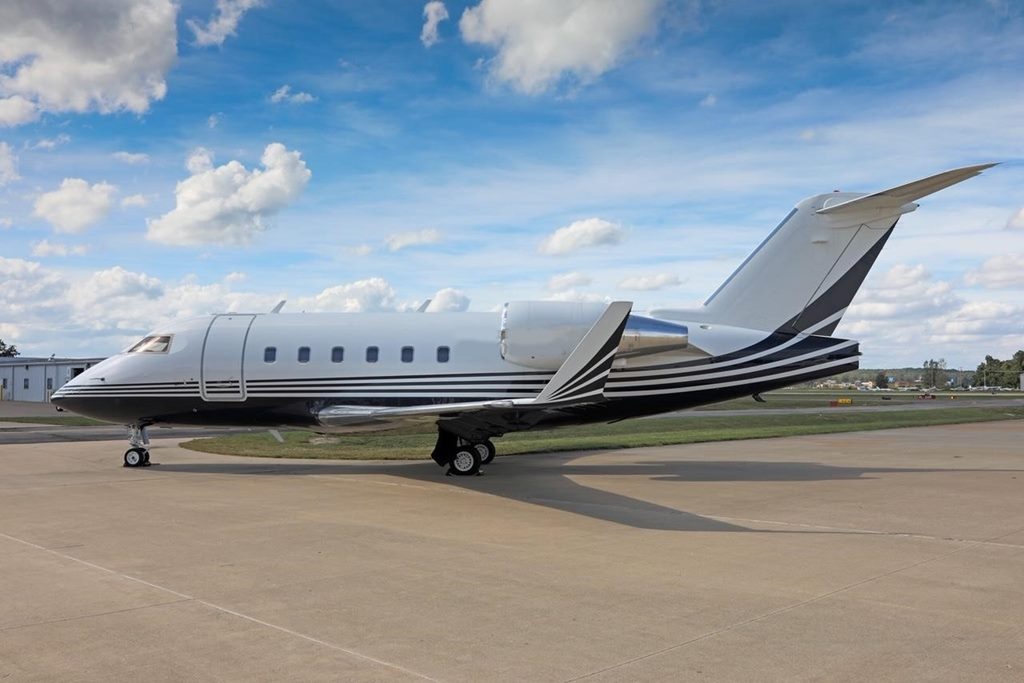 Image of tail N411JE