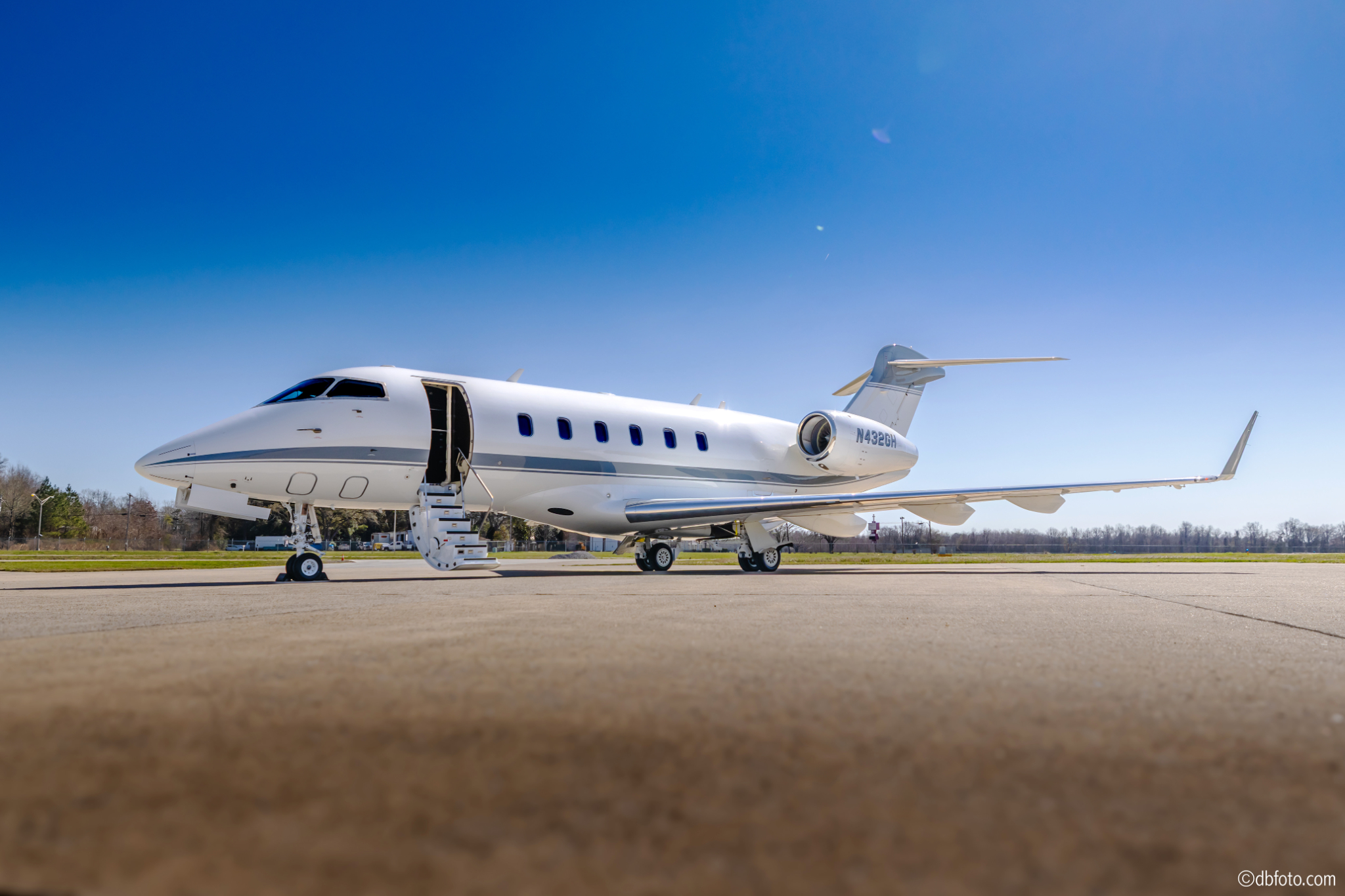 N432GH Challenger 300 | Virtual Hangar