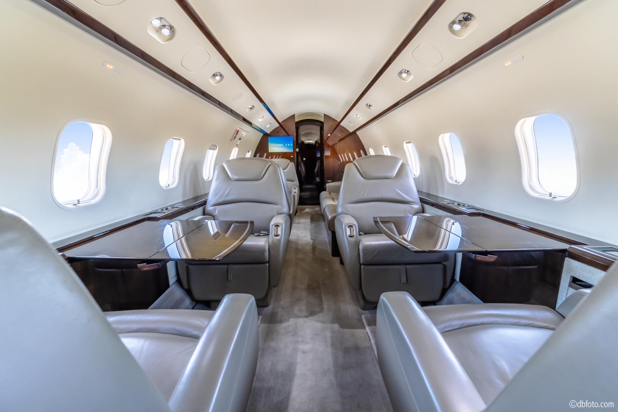 N432GH Challenger 300 | Virtual Hangar