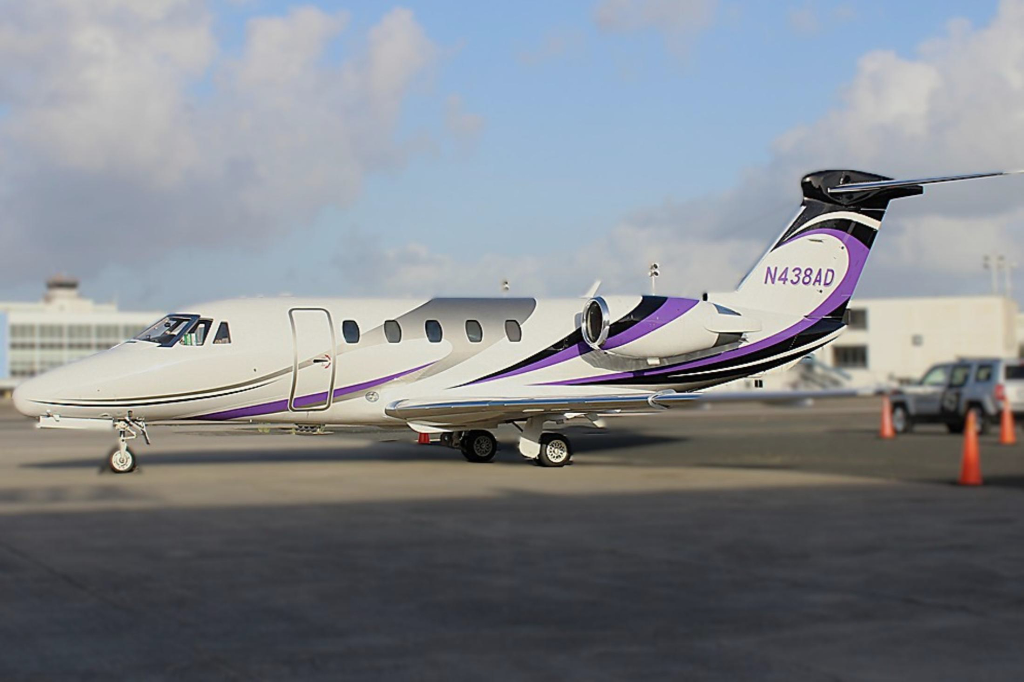 Image of tail N438AD