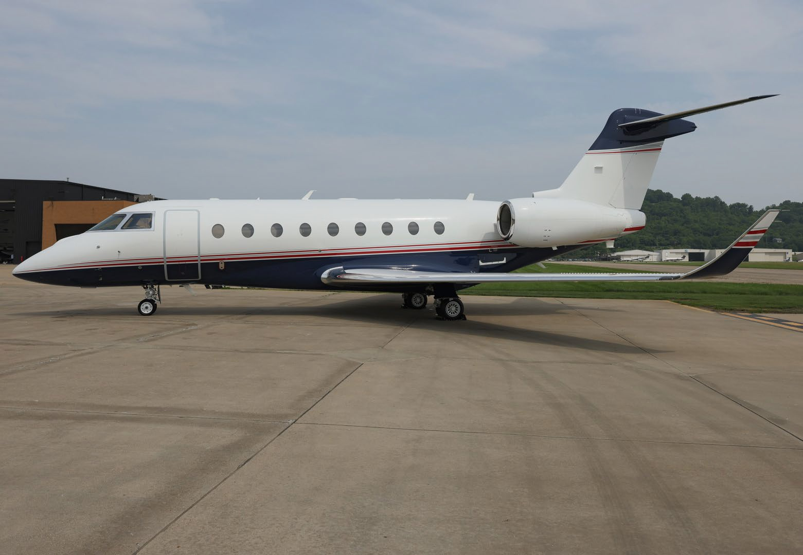 Image of tail N440JW