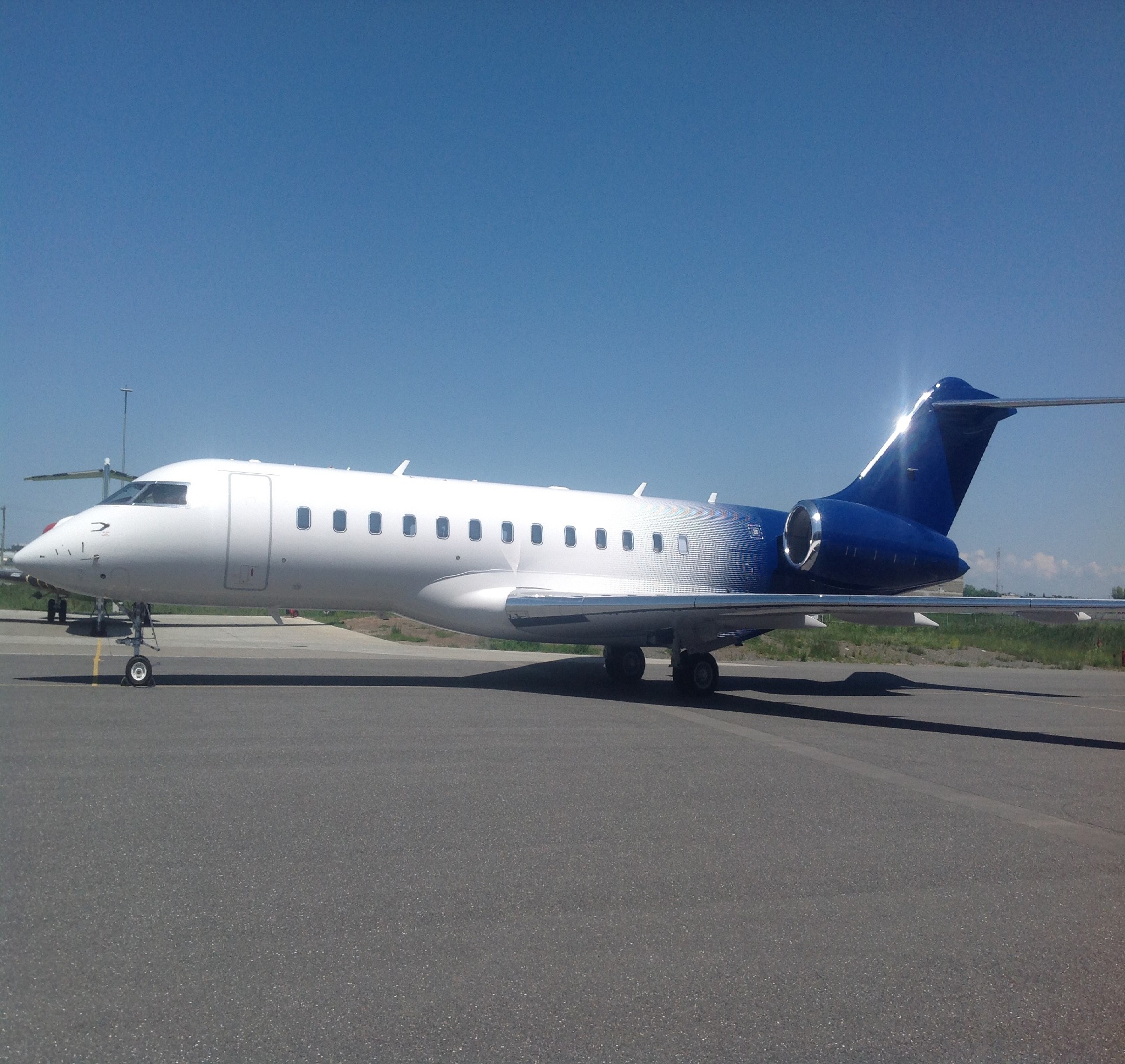 Image of tail N442LF