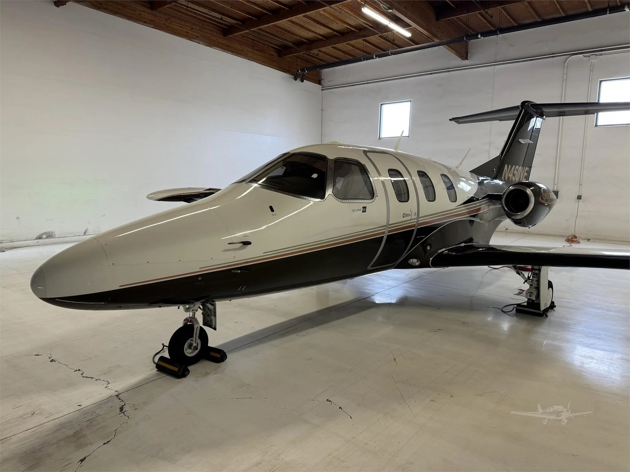 Image of tail N450NE