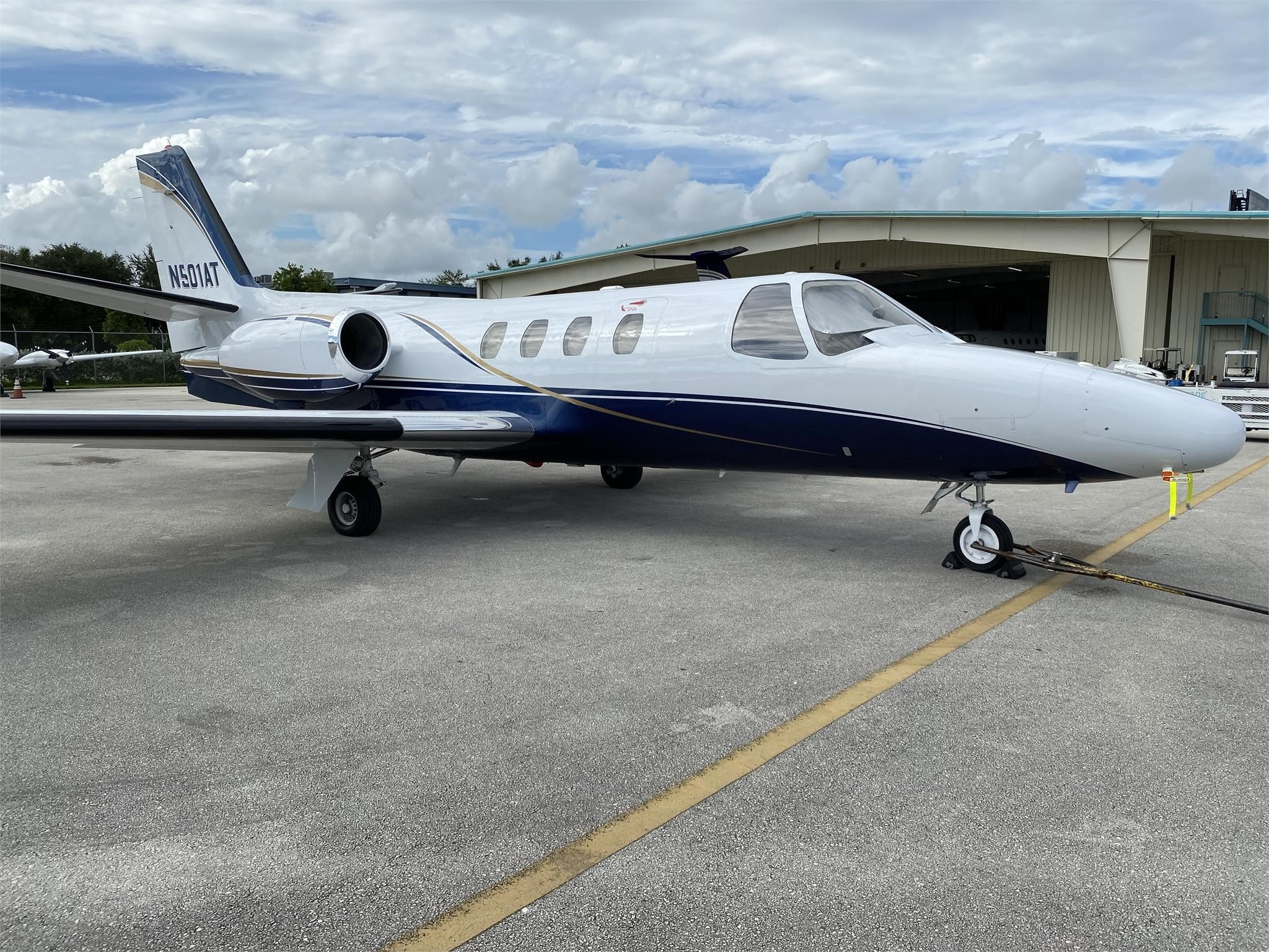 Image of tail N501AT