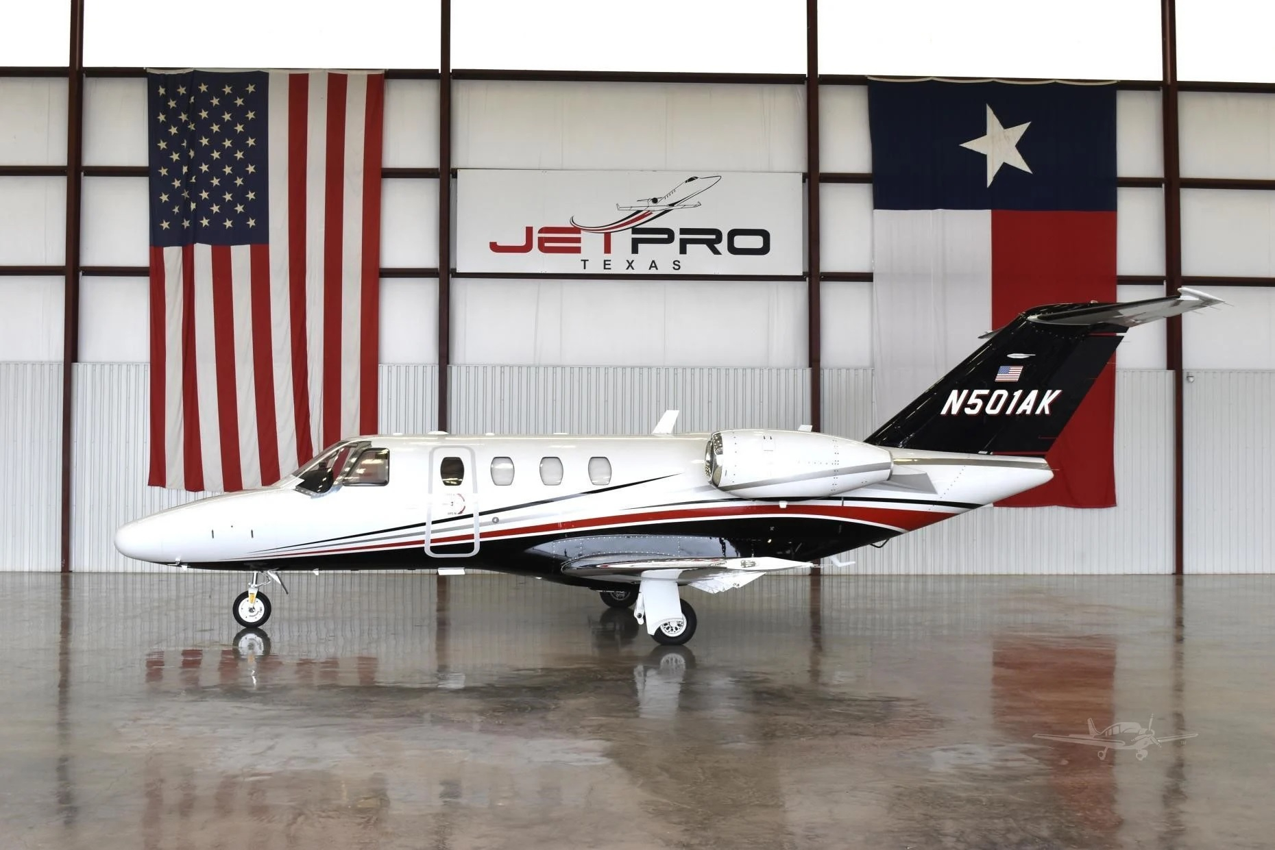 Image of tail N501A