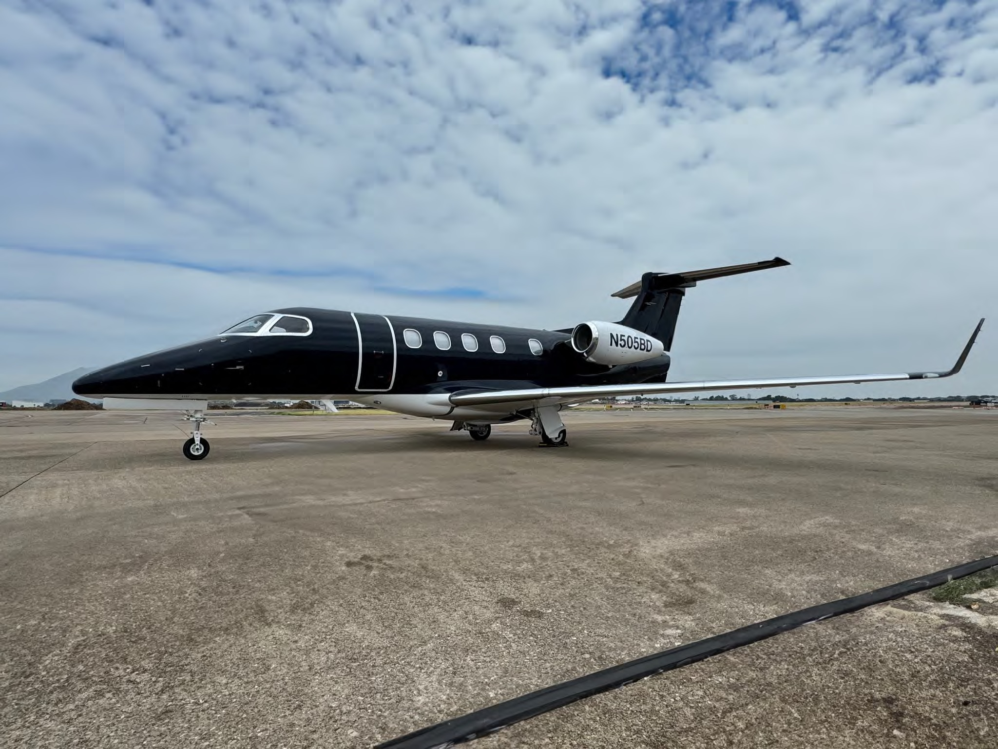 Image of tail N505BD
