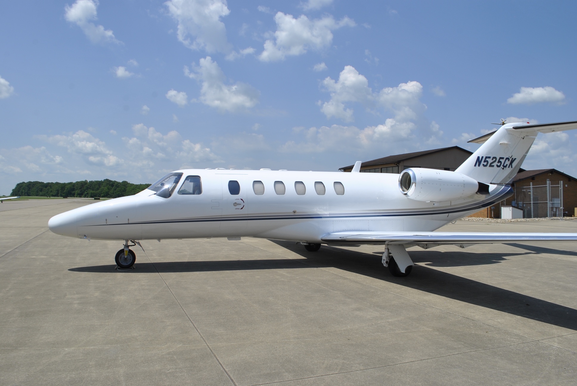 Image of tail N525CK