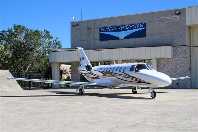 Image of tail N525DW