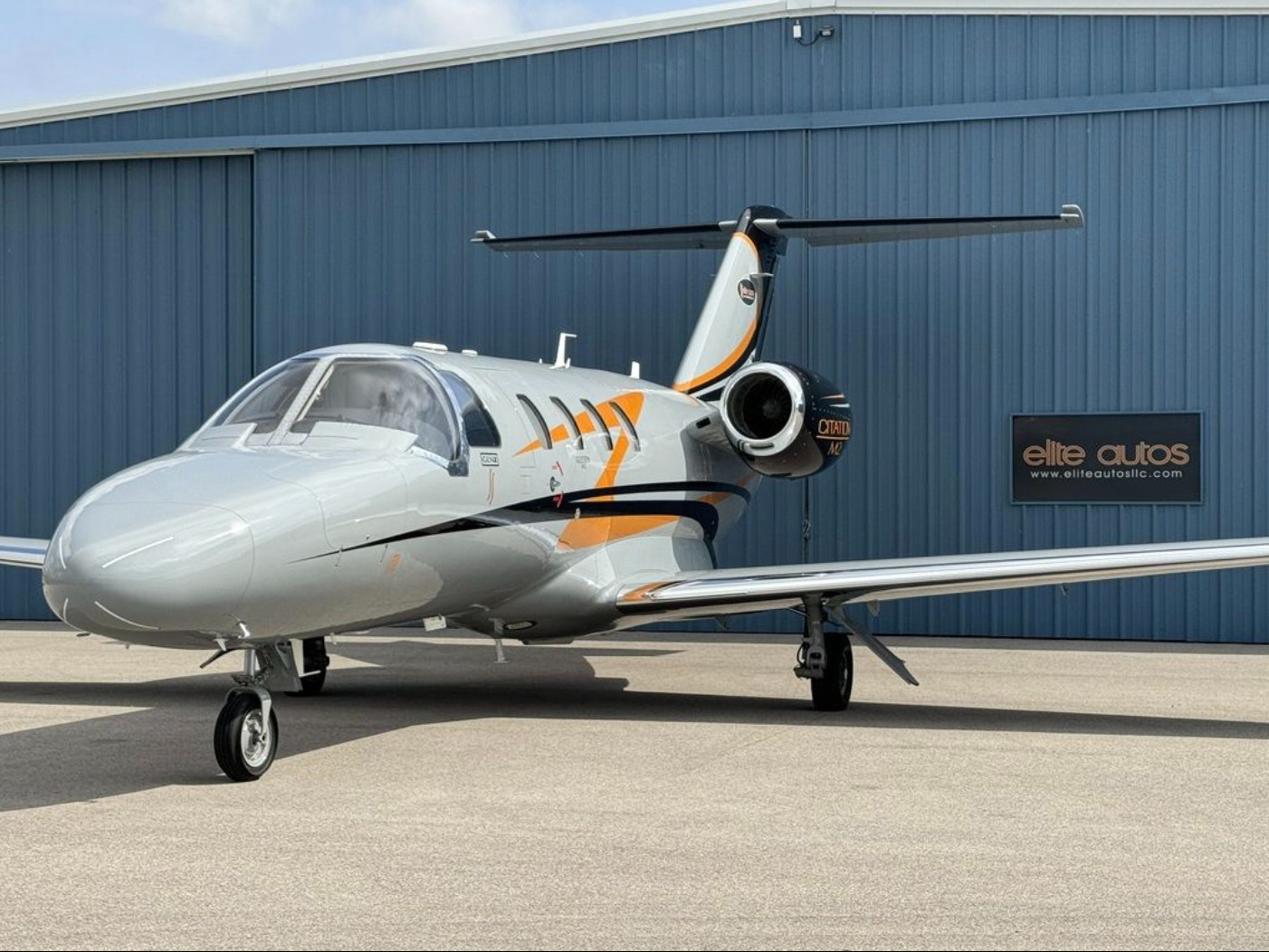 Image of tail N525EA