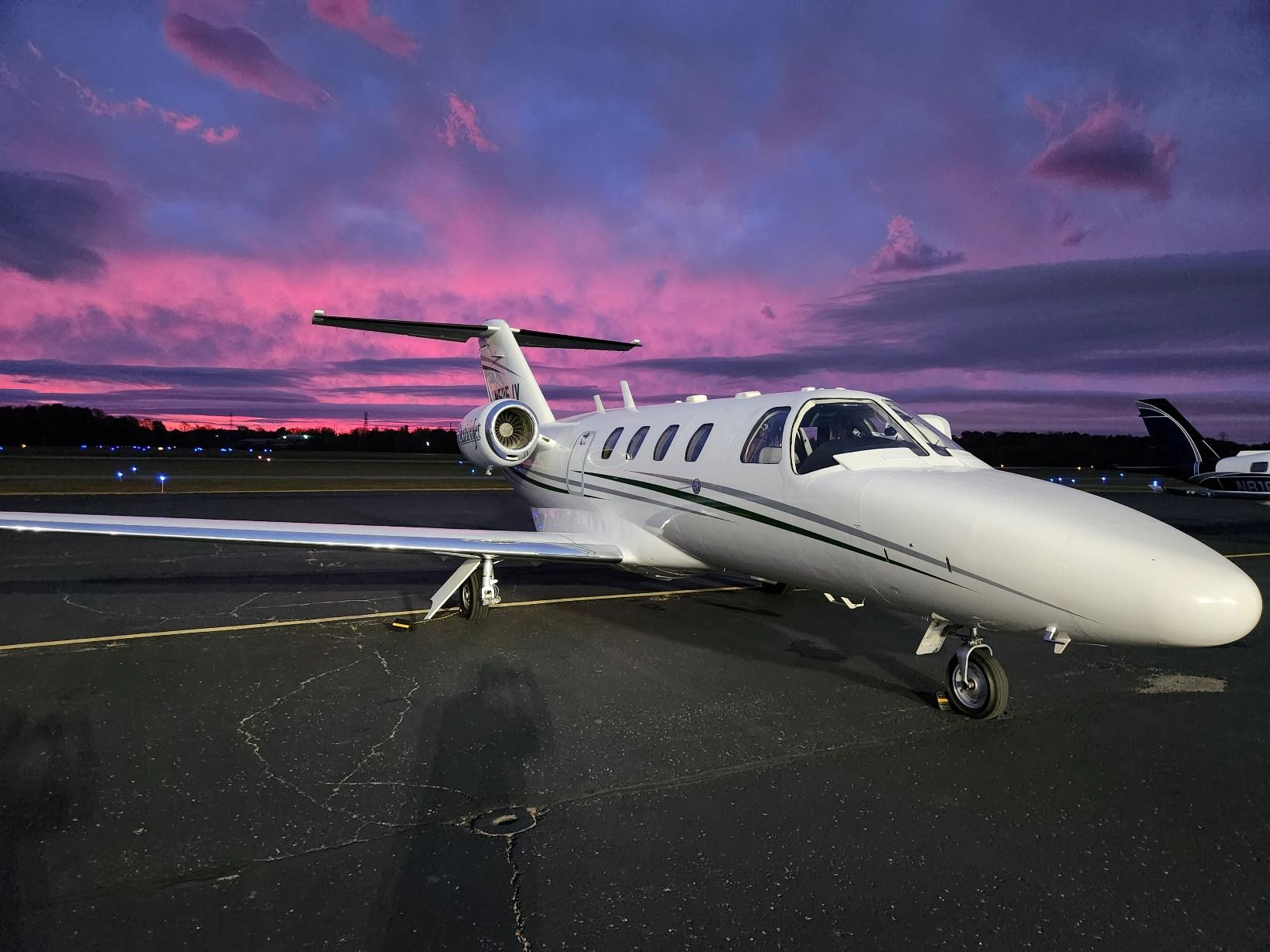 Image of tail N525JV