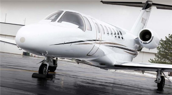 Image of tail N525KD