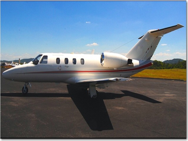 Image of tail N525LP