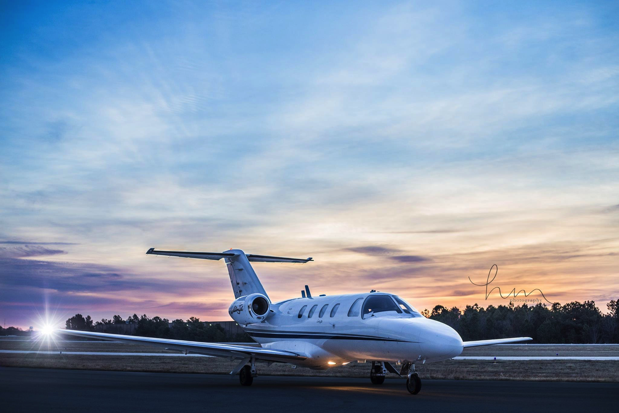 Image of tail N525LX