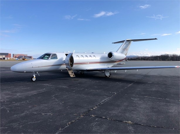 Image of tail N525MF