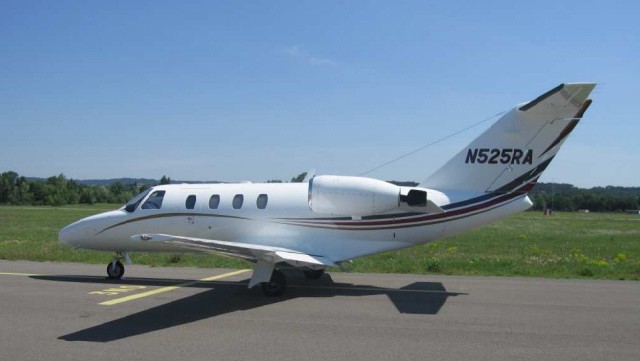 Image of tail N525RA