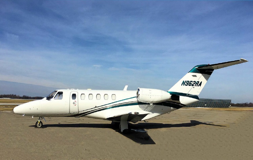 Image of tail N525RW