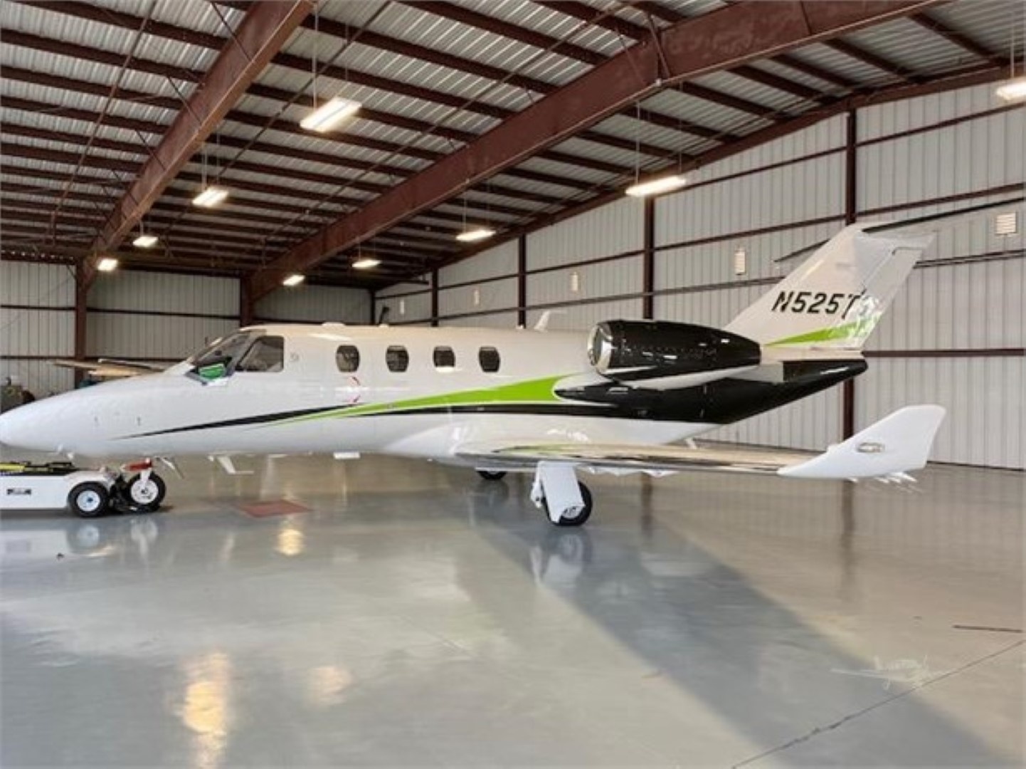 Image of tail N525TG