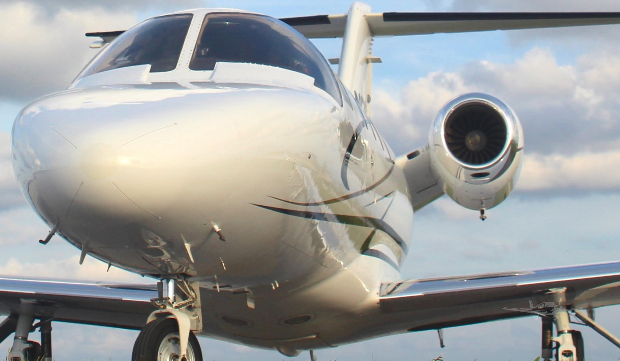 Image of tail N525WF