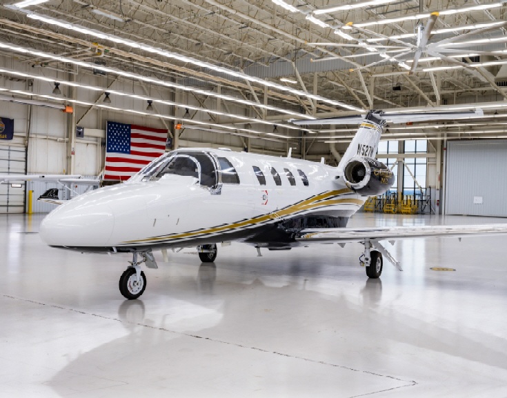 Image of tail N527M