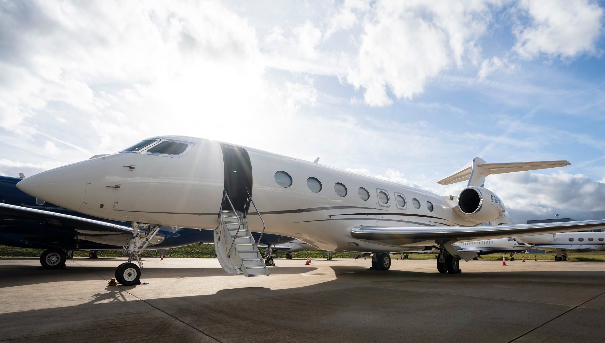 Image of tail N557AD