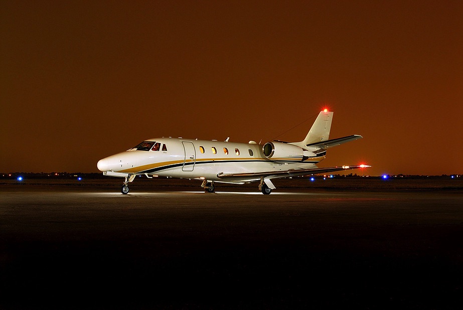 Image of tail N560DR