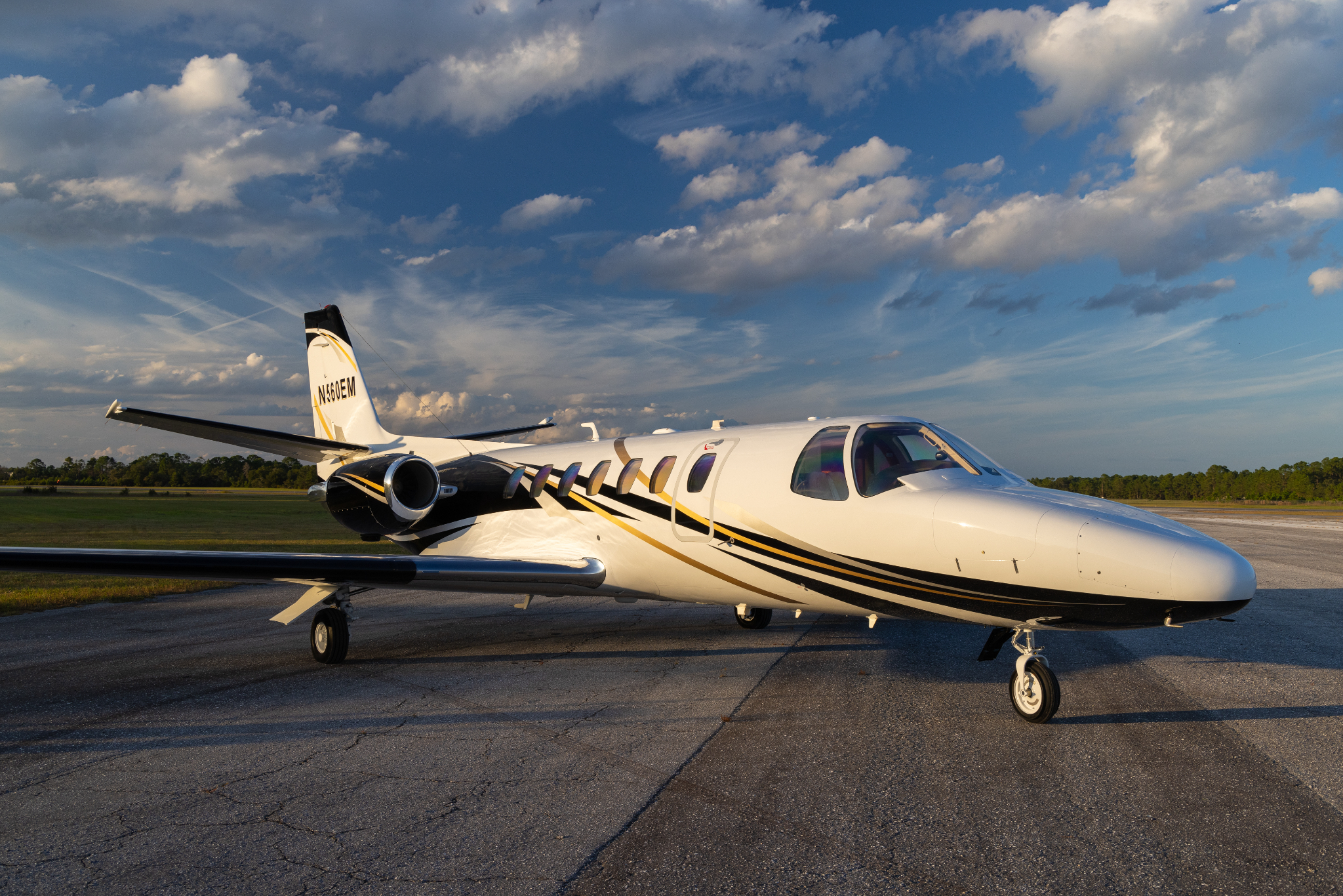 Image of tail N560EM
