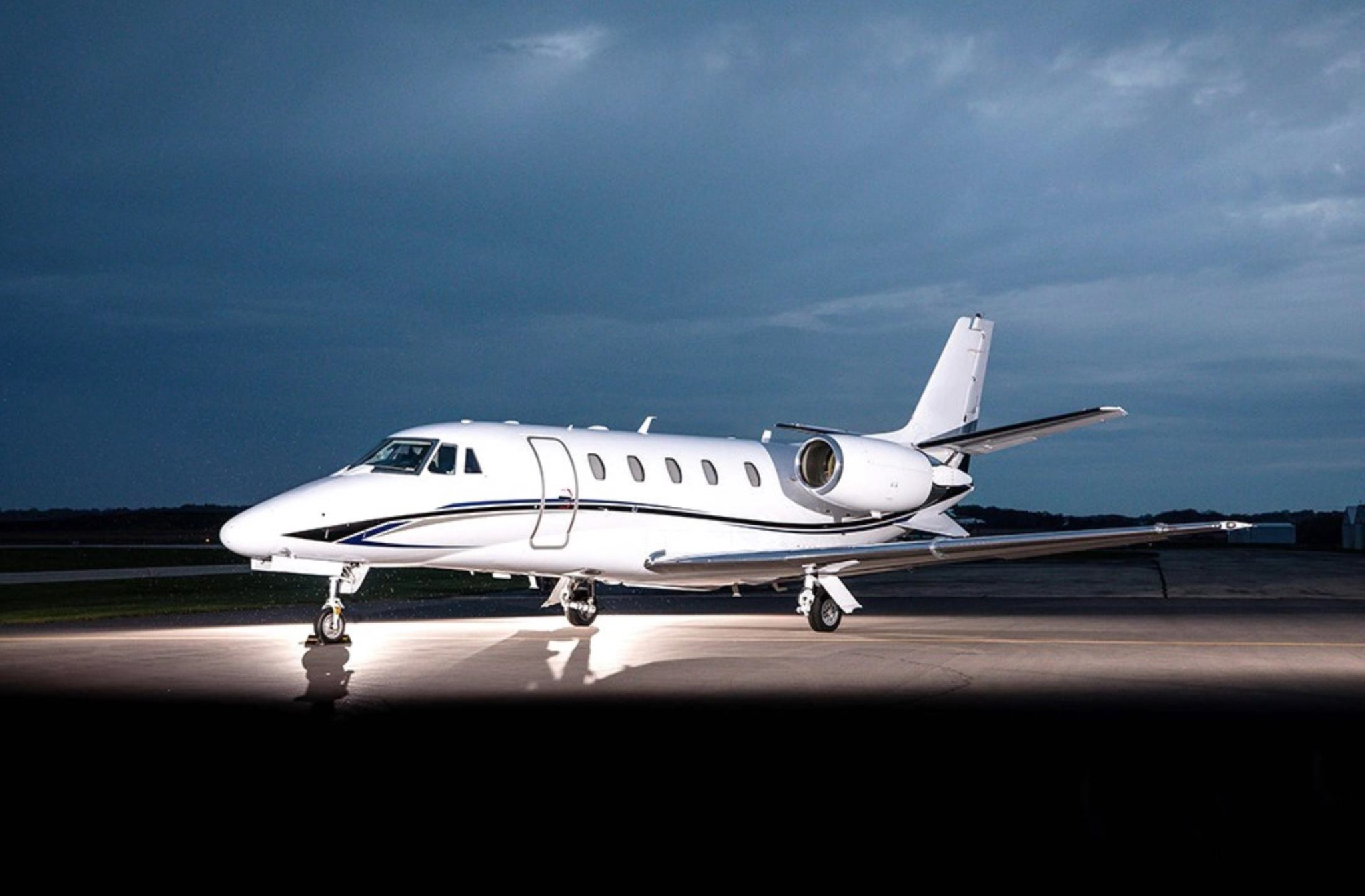 Image of tail N560JE