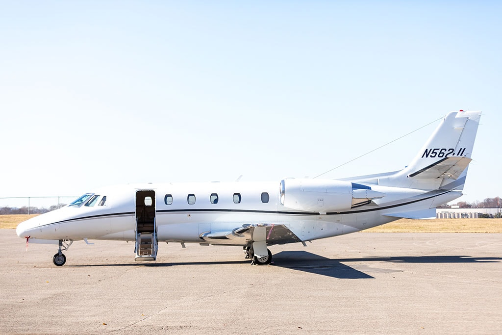 Image of tail N562JL