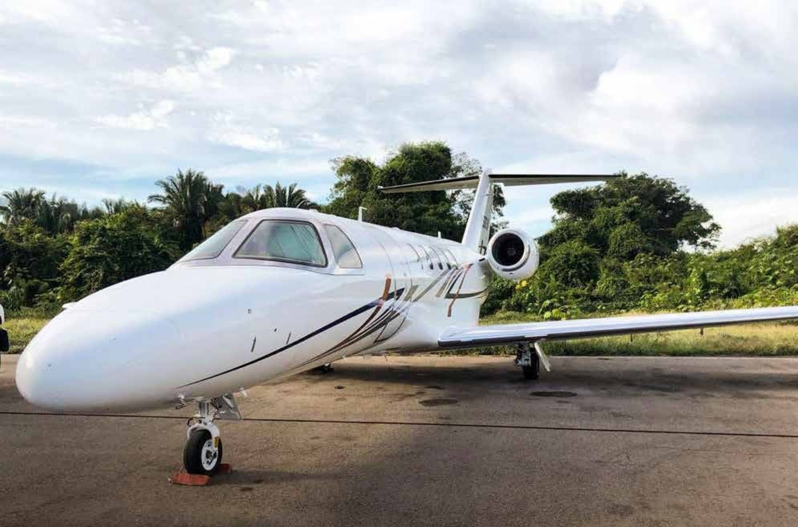 Image of tail N572BB