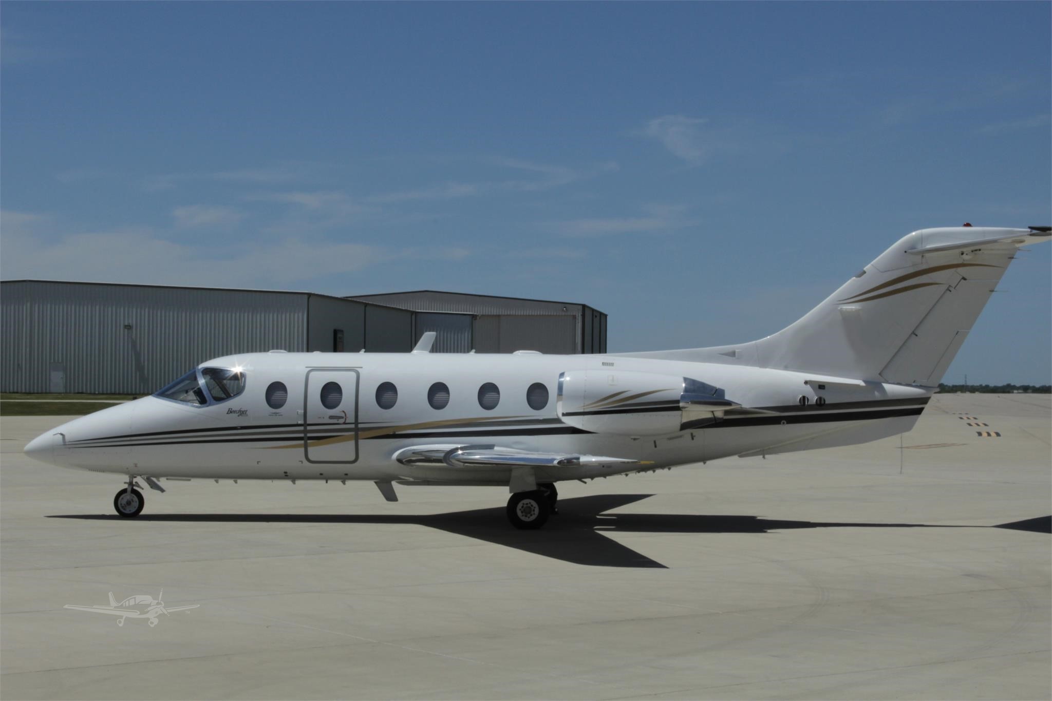 Image of tail N582JM