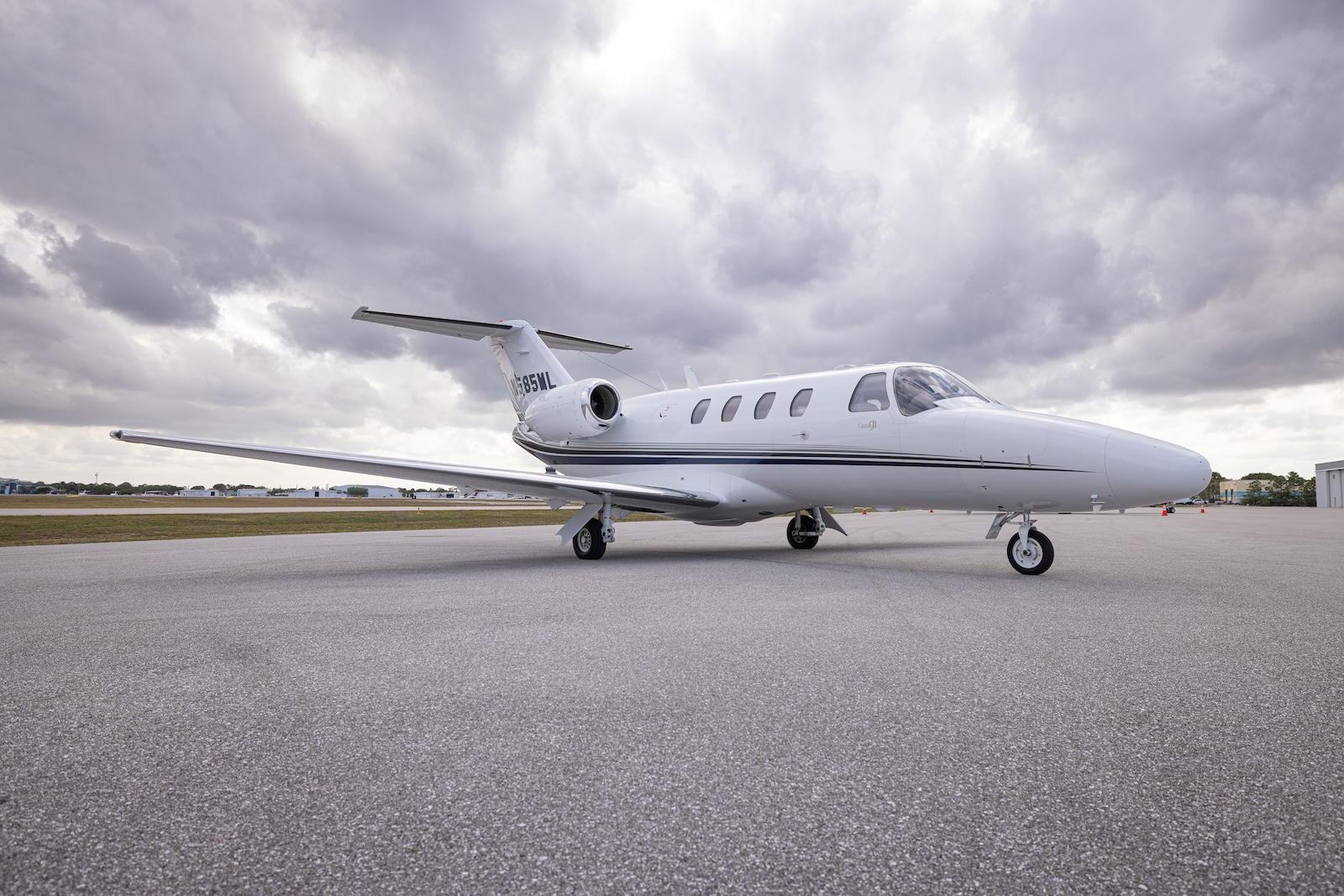 Image of tail N585M