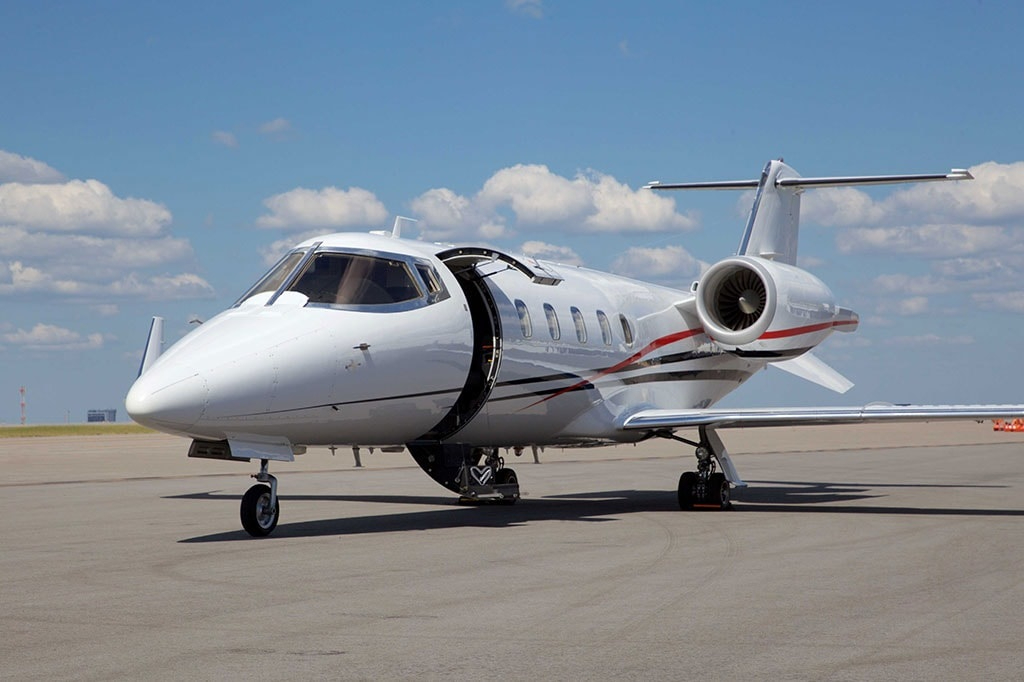 Image of tail N588BF