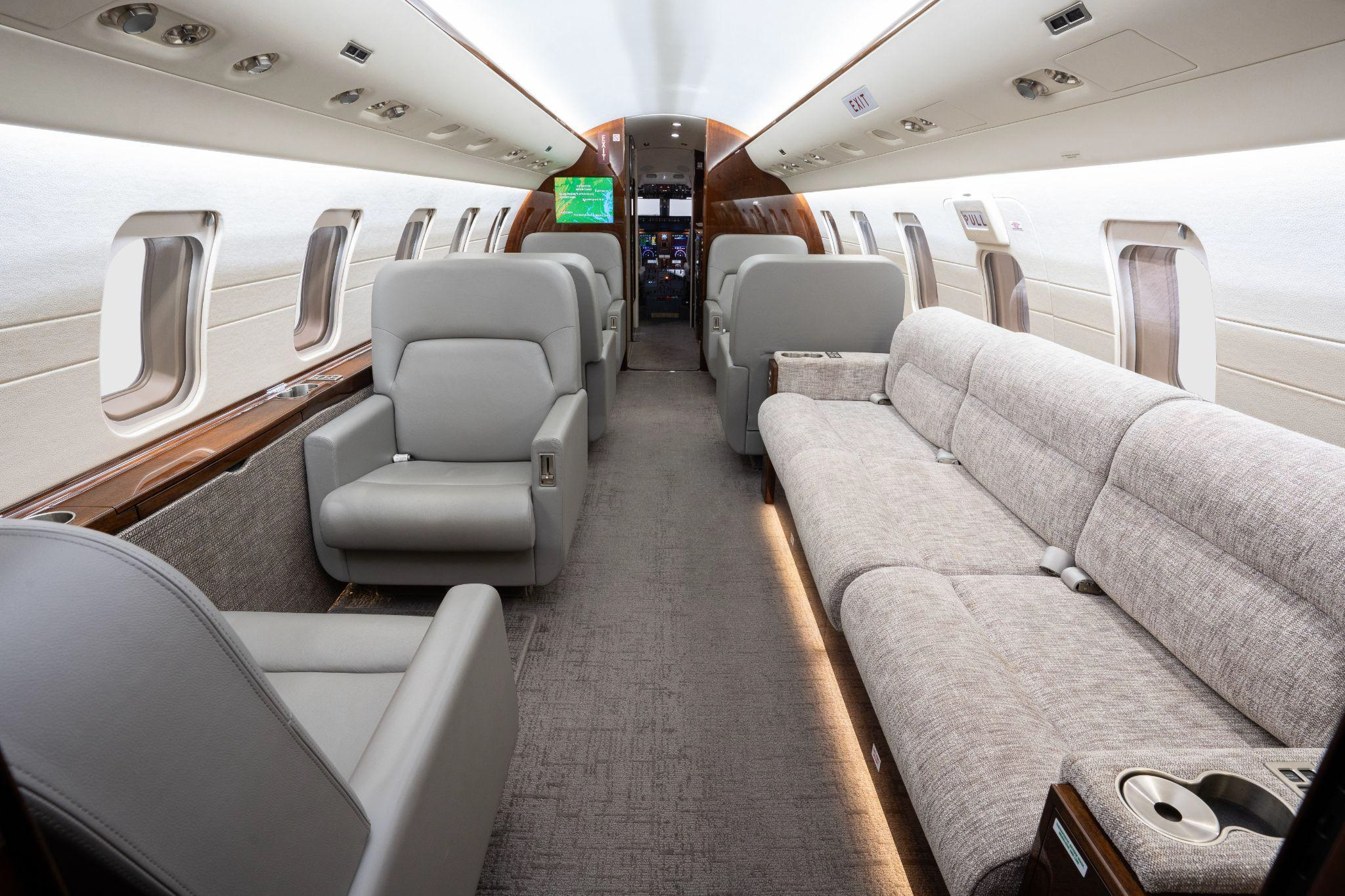 ハル④ Challenger 605 | Bombardier