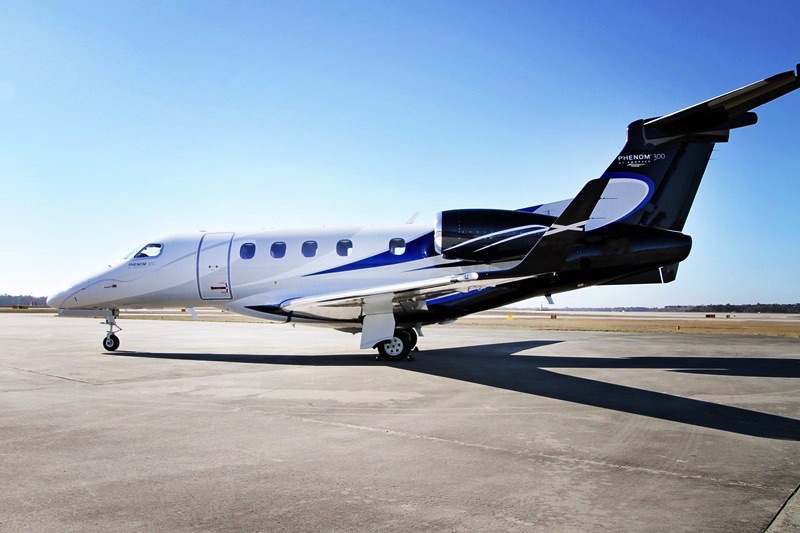 Image of tail N613R