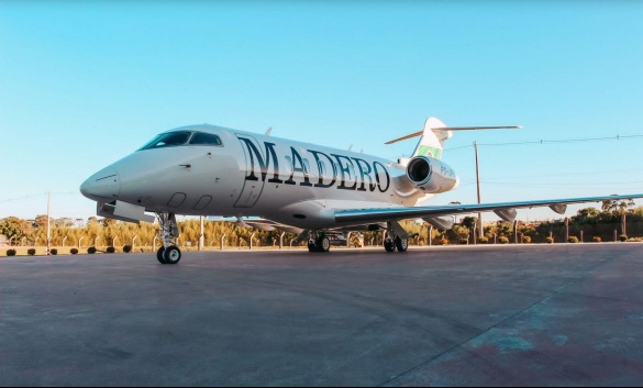 Image of tail N623N