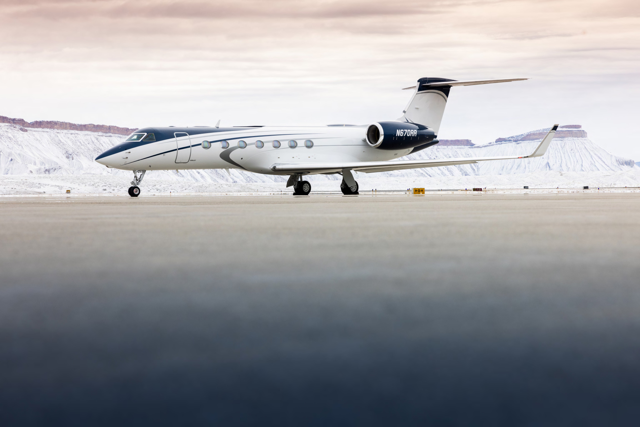 Image of tail N670RR