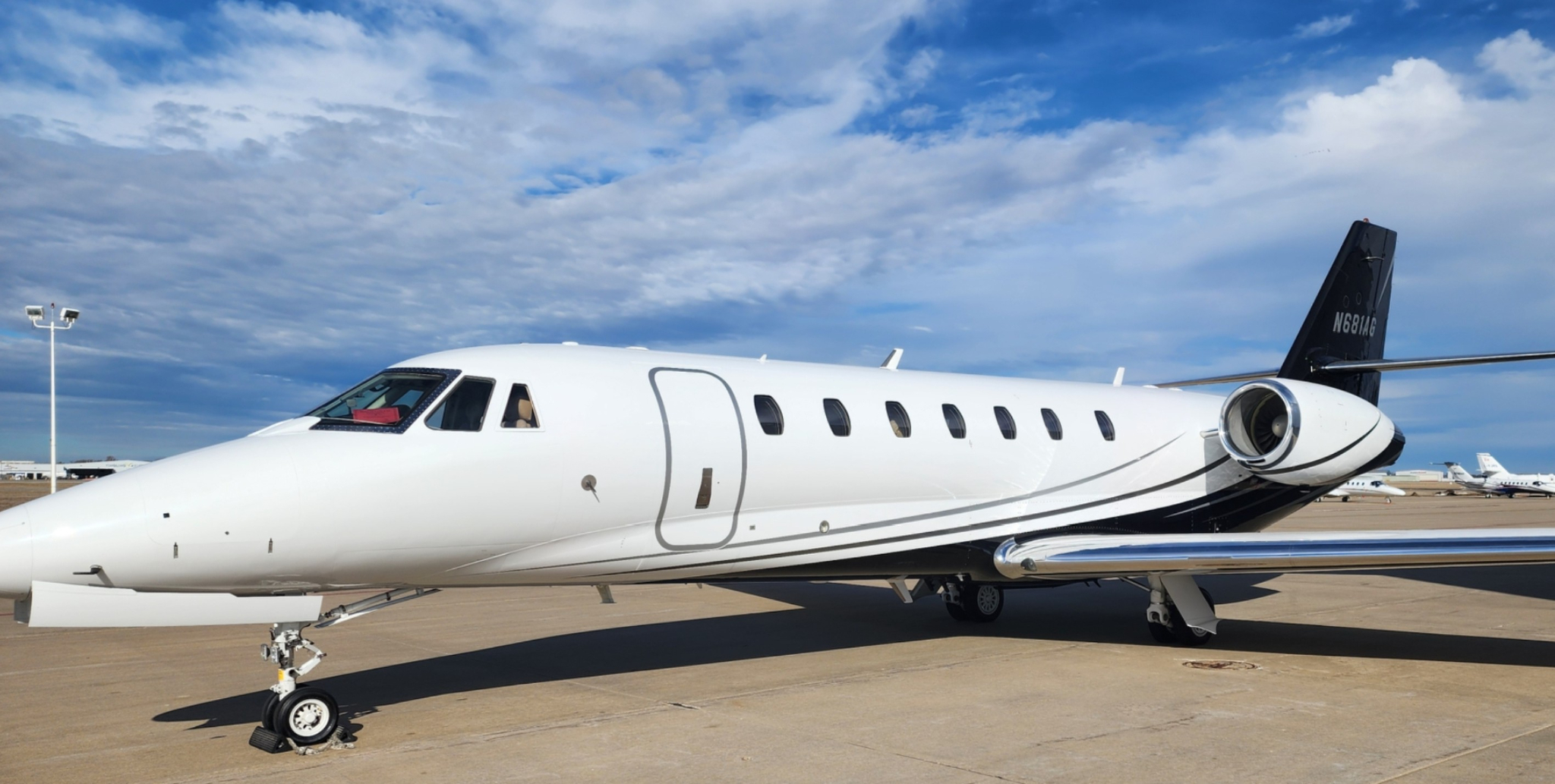 Image of tail N681AG