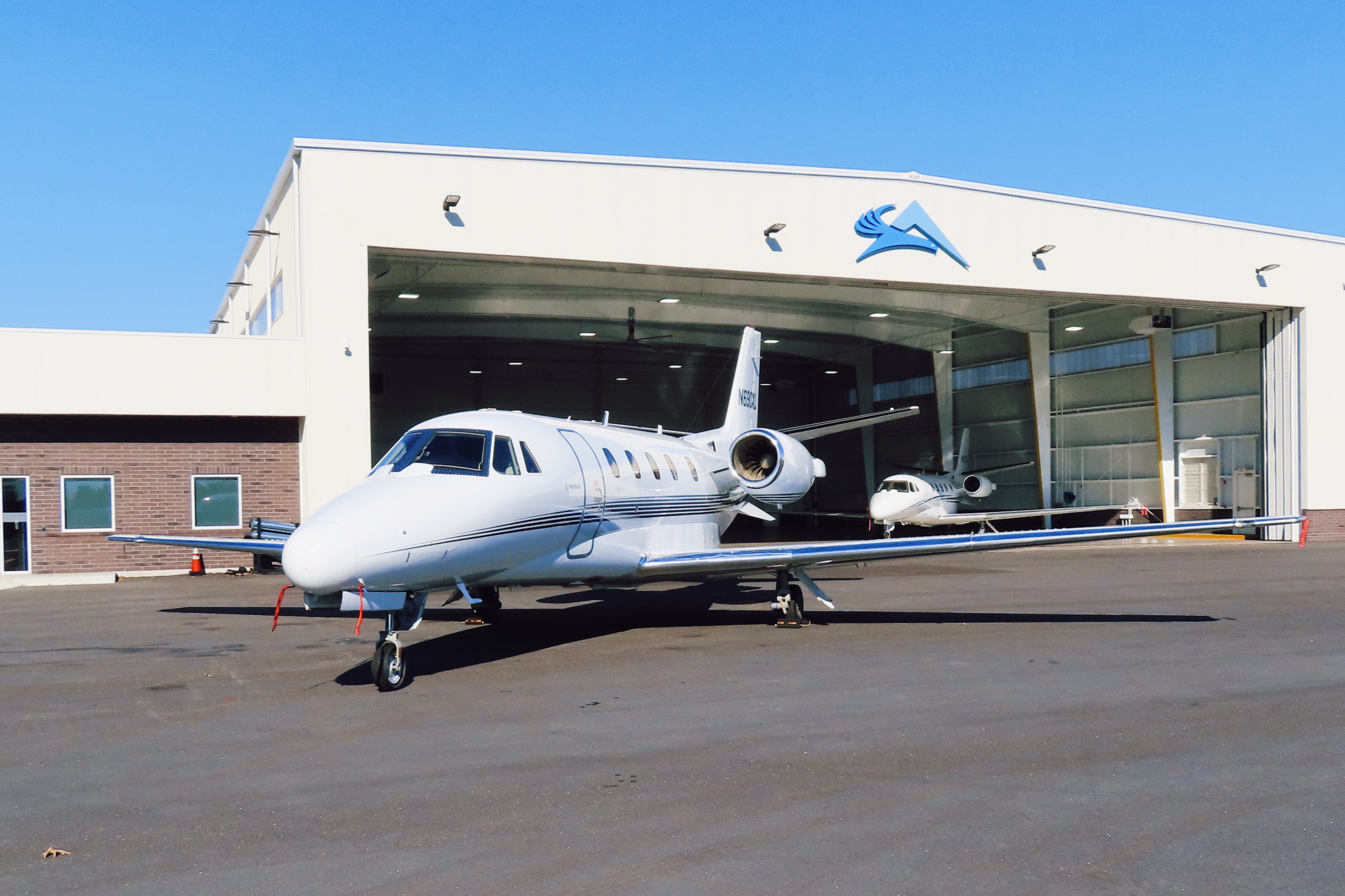 Image of tail N690XL