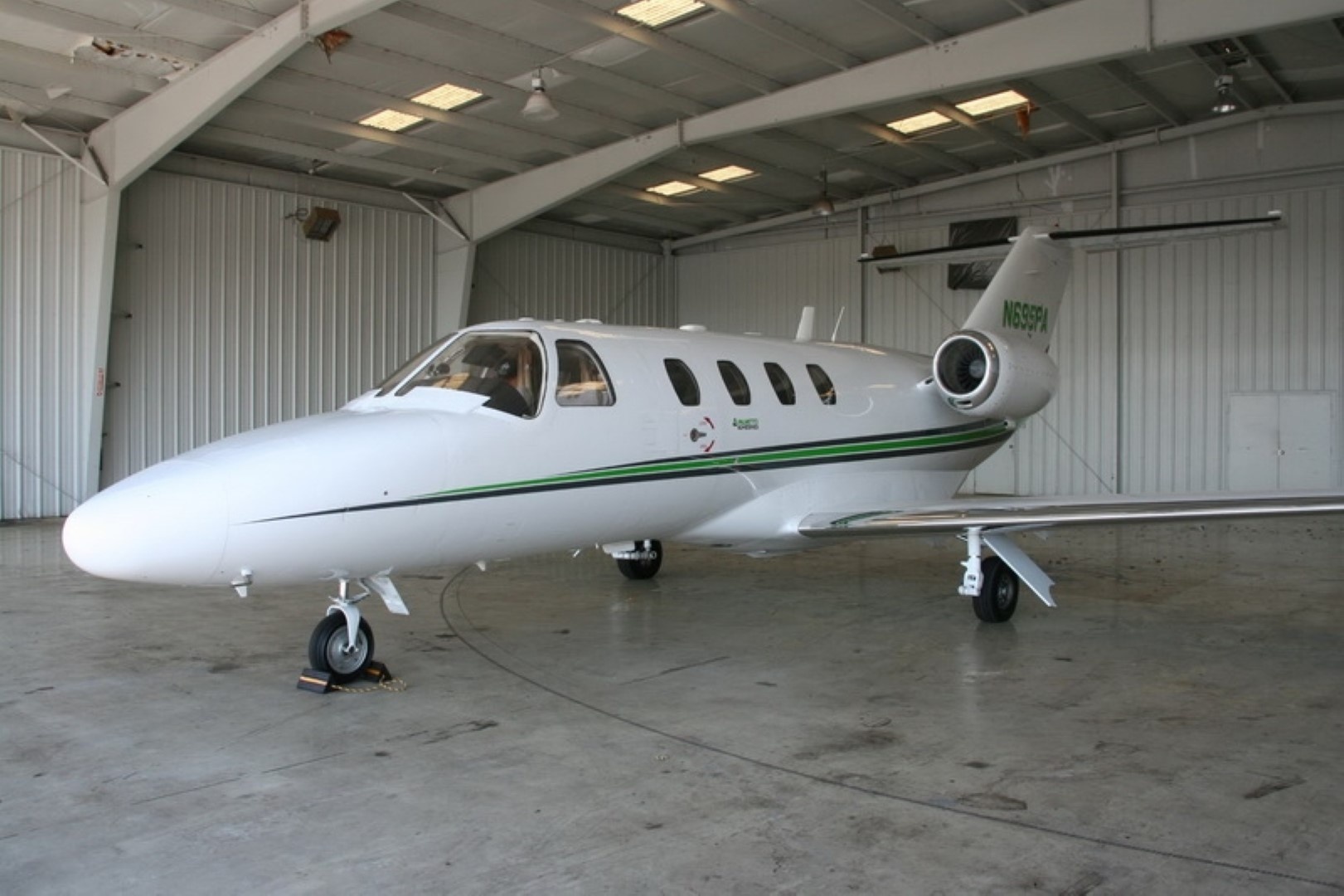 Image of tail N695PA