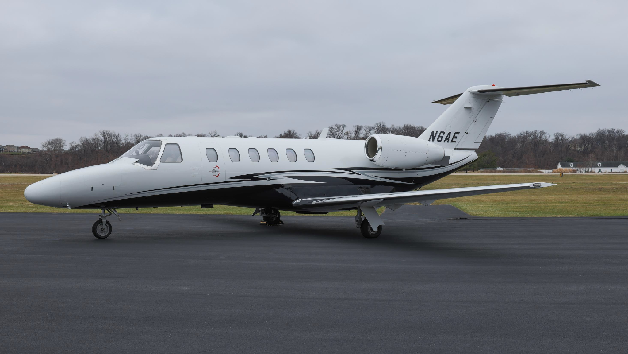 Image of tail N6AE