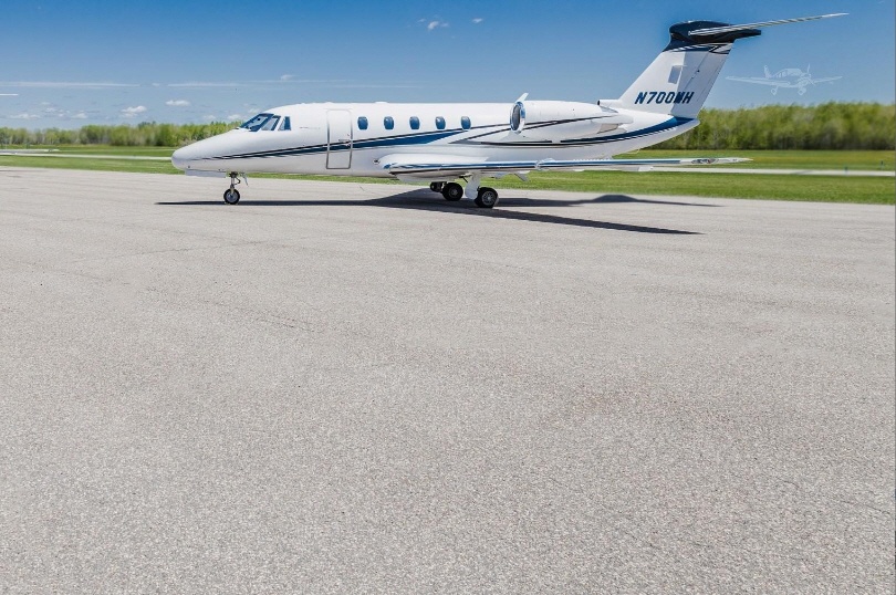 Image of tail N700MH
