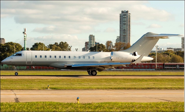Image of tail N702ER
