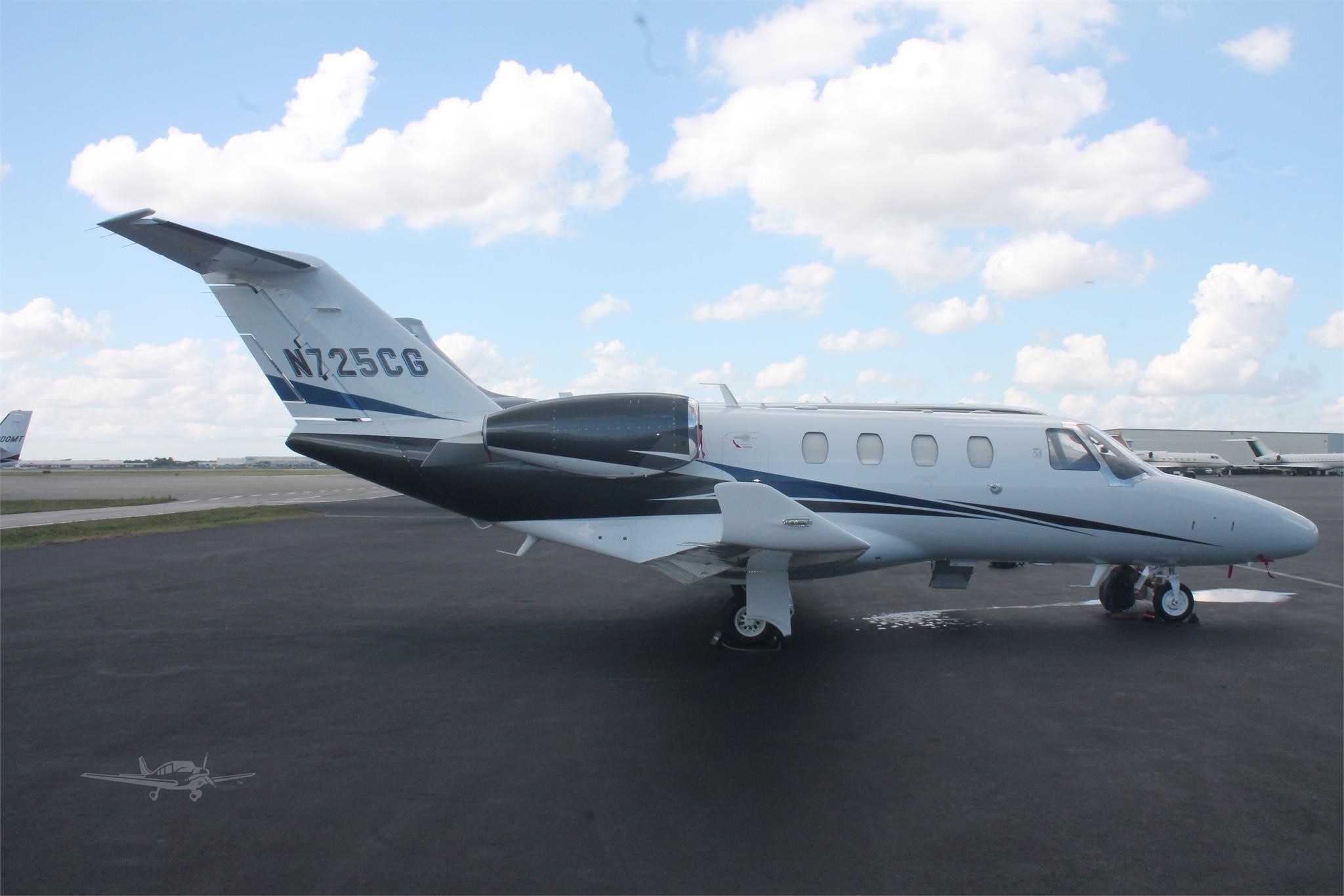 Image of tail N725CG