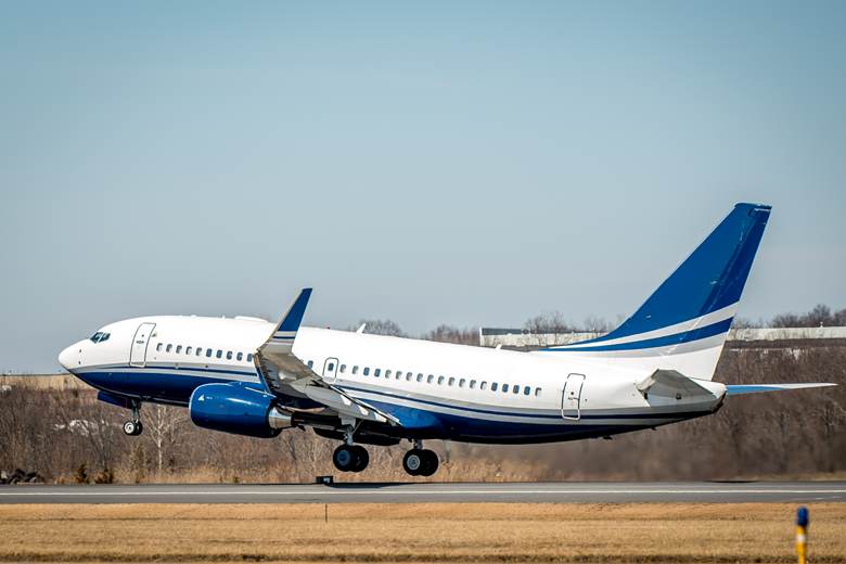 Image of tail N737LE