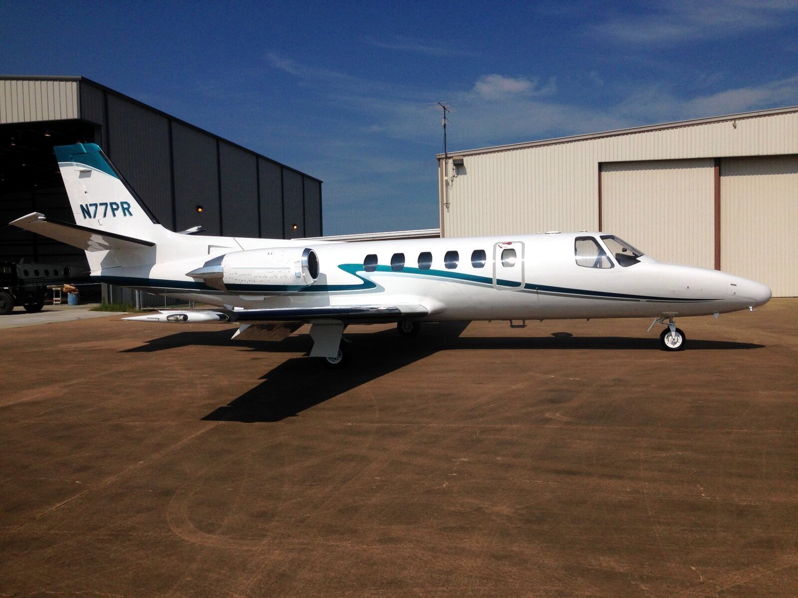 Image of tail N77PR