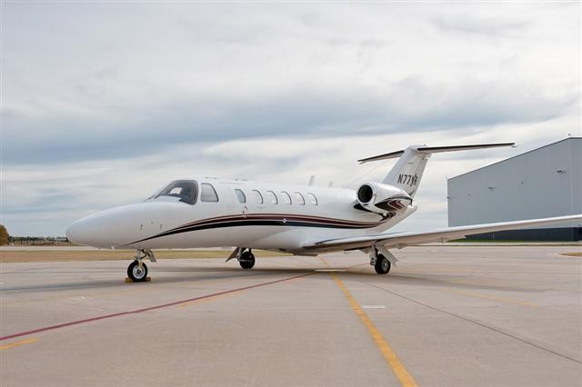 Image of tail N77VR